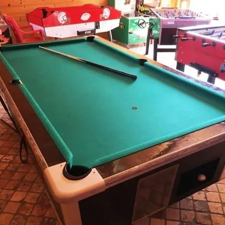 Διαμέρισμα In Mit Gemeinschaftlichem Pool Βιαρέτζιο